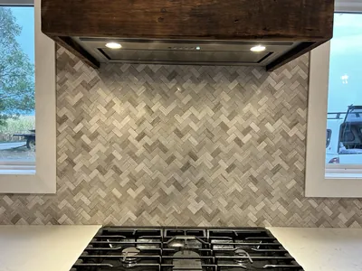 Fine Herringbone Backsplash Installation (Groutless) 4