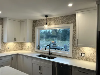 Fine Herringbone Backsplash Installation (Groutless) 9