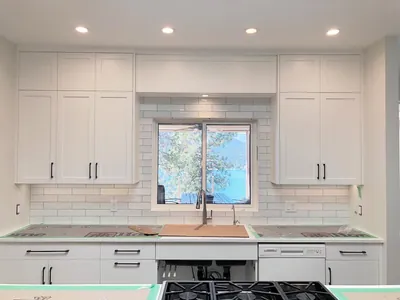 Light Brick Pattern Backsplash 1