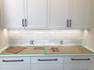 Light Brick Pattern Backsplash 2