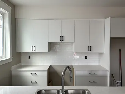 White Subway Pattern Backsplash 3
