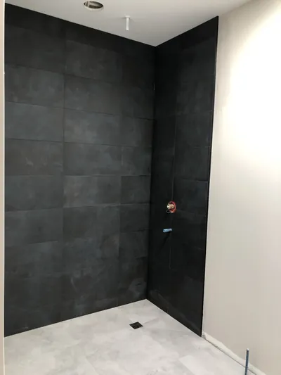 Large Format Black Shower Walls w/ Light Floor Tile 4