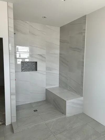 Custom Shower w/ Bench and Niche Details 1