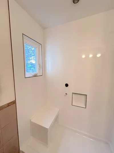 Glossy White Large Format Shower 1