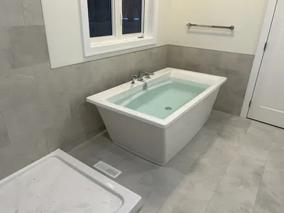 Large Format Shower Surround 2