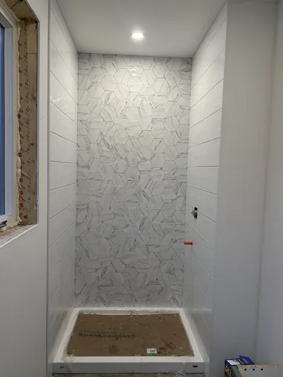 Shower Surround w/ Hexagon Feature Wall 1