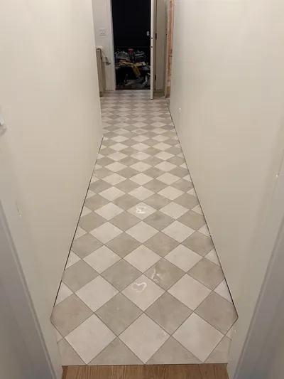 Diamond Pattern Entrance Floor 1
