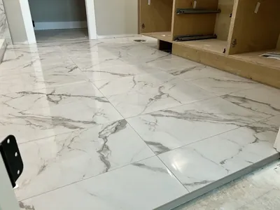 Stacked Layout Glossy Carerra Tile Floor 2